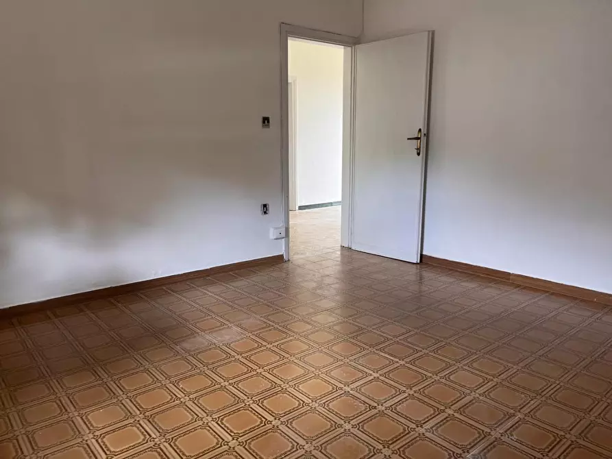 Immagine 48 di Villa in vendita  a Pisa