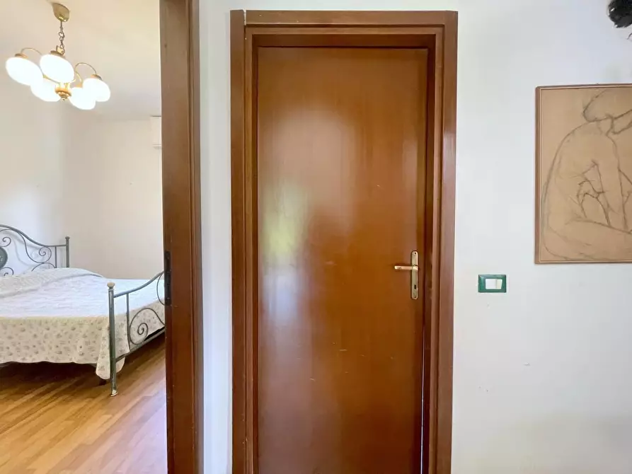 Immagine 8 di Casa indipendente in vendita  a Camaiore