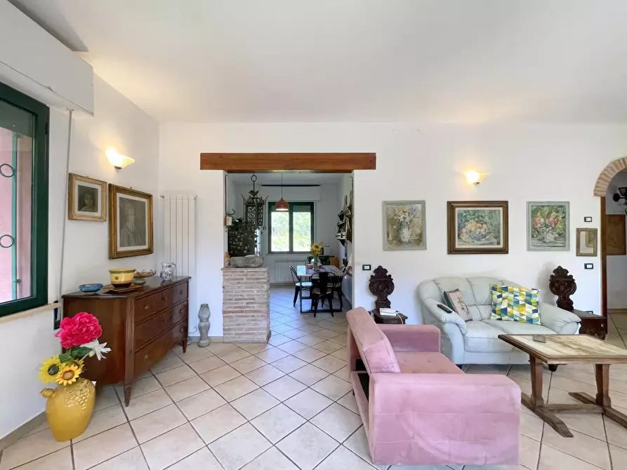 Immagine 3 di Casa indipendente in vendita  a Camaiore