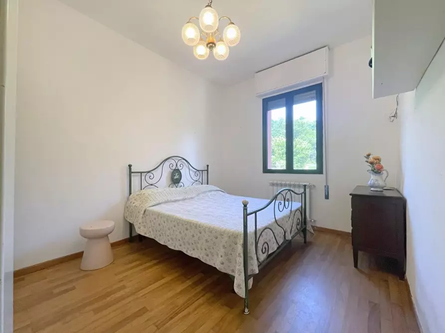 Immagine 9 di Casa indipendente in vendita  a Camaiore