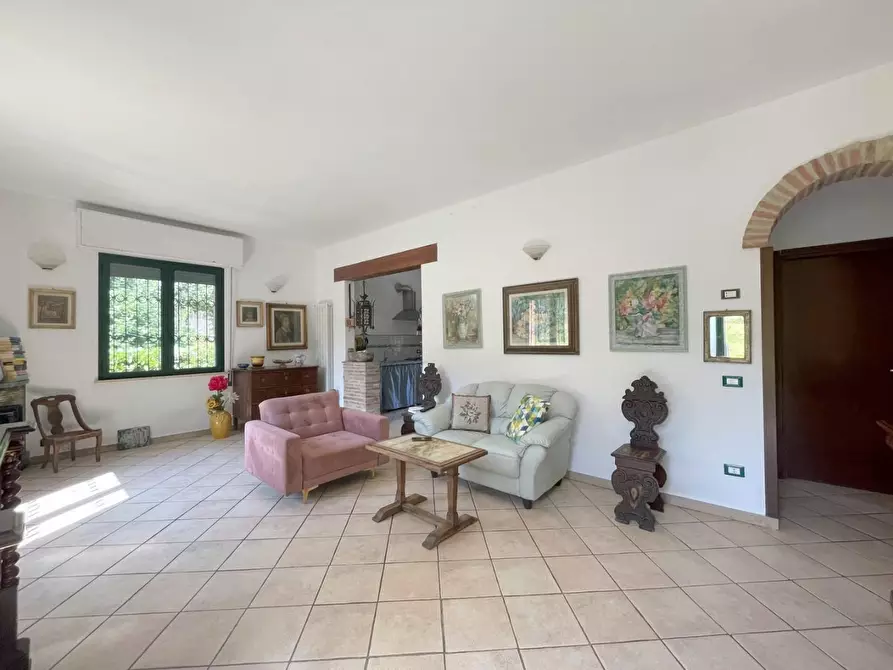 Immagine 2 di Casa indipendente in vendita  a Camaiore