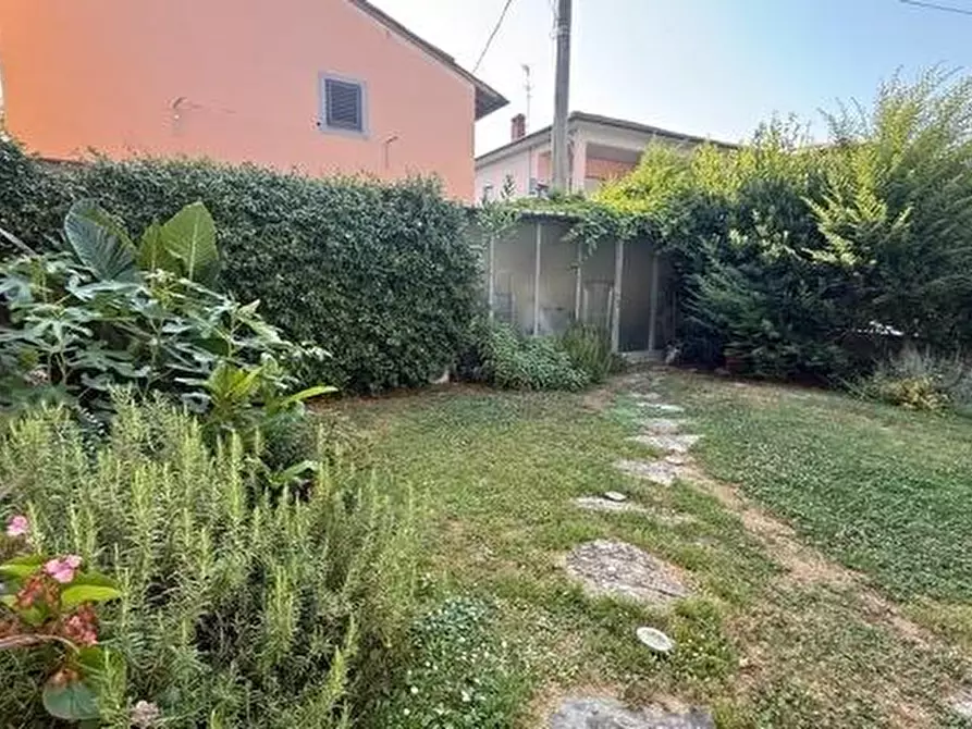Immagine 12 di Terratetto in vendita  a Lucca