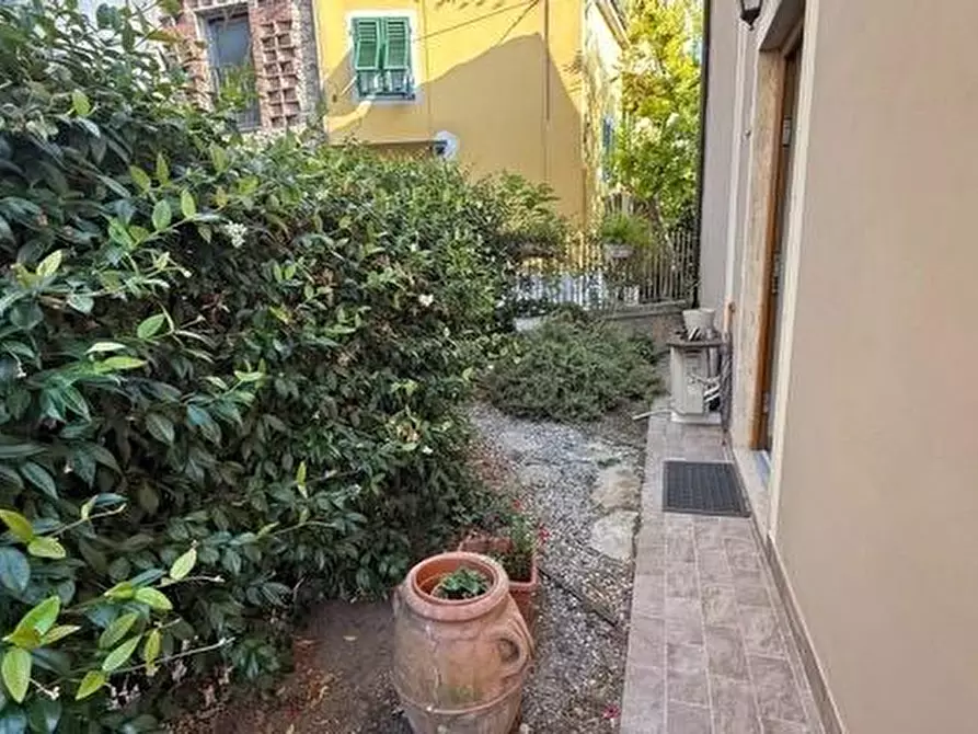 Immagine 11 di Terratetto in vendita  a Lucca
