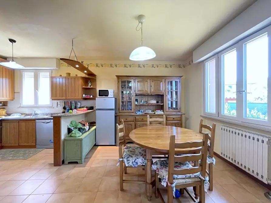Immagine 10 di Casa indipendente in vendita  a Massarosa