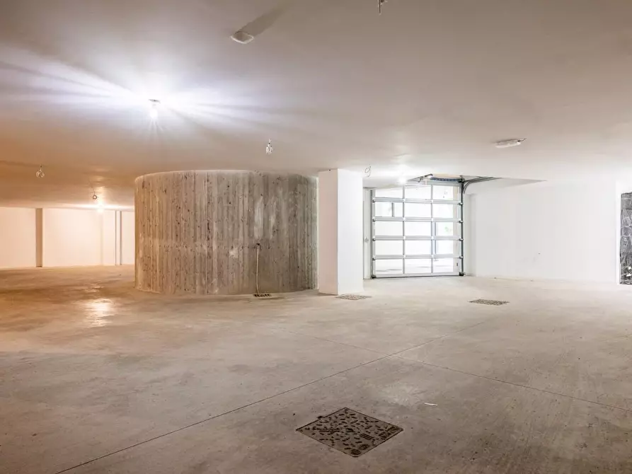 Immagine 33 di Appartamento in vendita  a Pontedera