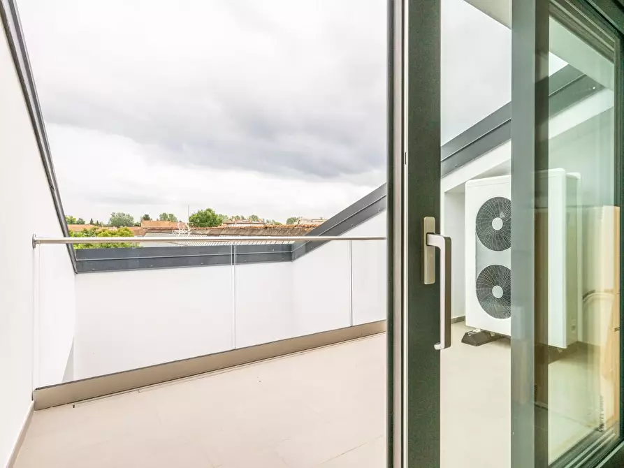 Immagine 25 di Appartamento in vendita  a Pontedera