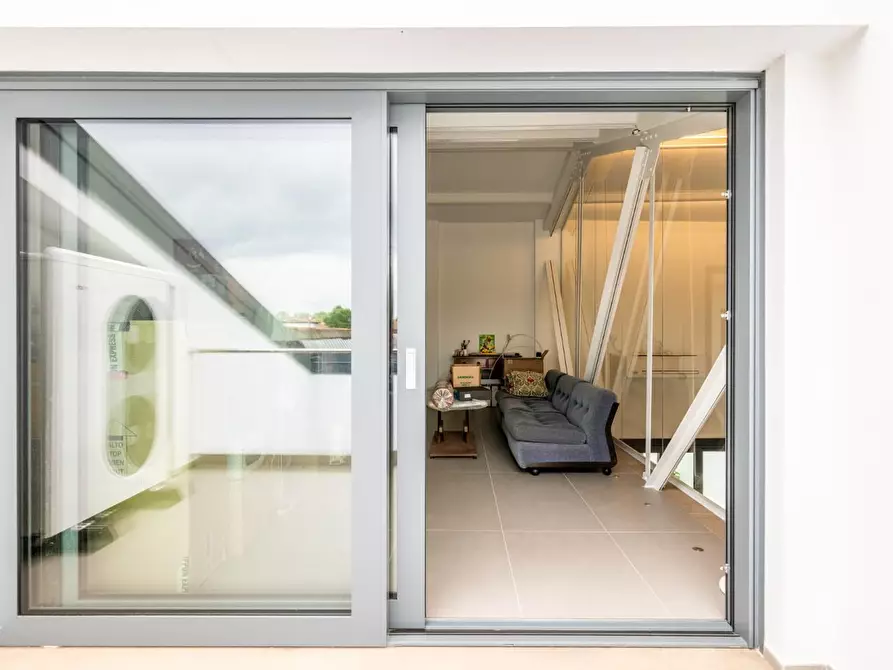 Immagine 27 di Appartamento in vendita  a Pontedera