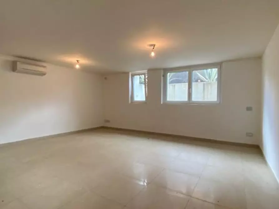 Immagine 18 di Appartamento in vendita  a Camaiore