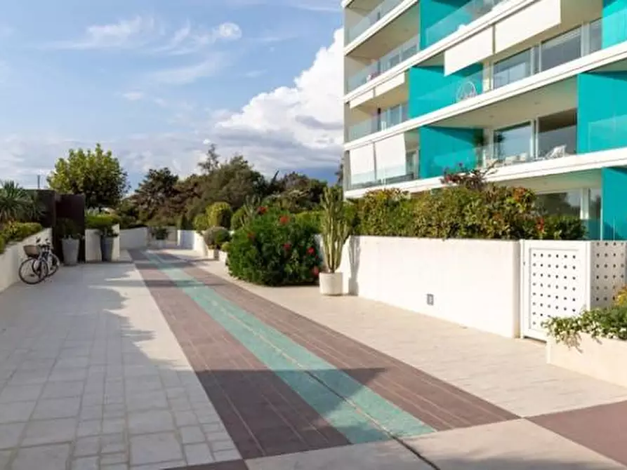 Immagine 2 di Appartamento in vendita  a Camaiore