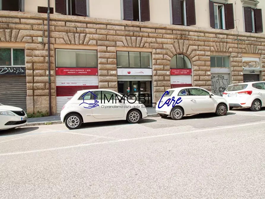 Immagine 18 di Locale commerciale in affitto  a Livorno