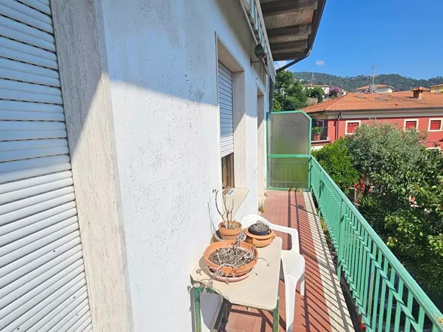 Immagine 2 di Appartamento in vendita  a Massa