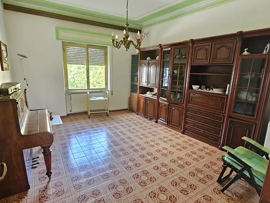 Immagine 4 di Appartamento in vendita  a Massa