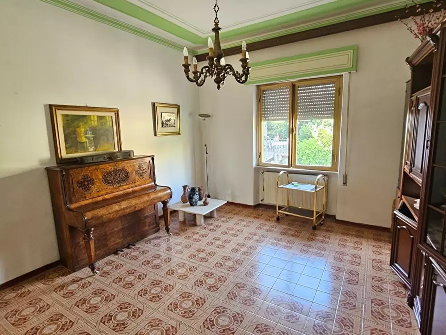 Immagine 5 di Appartamento in vendita  a Massa