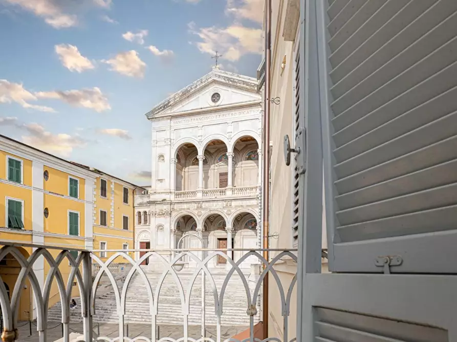 Immagine 2 di Appartamento in vendita  a Massa