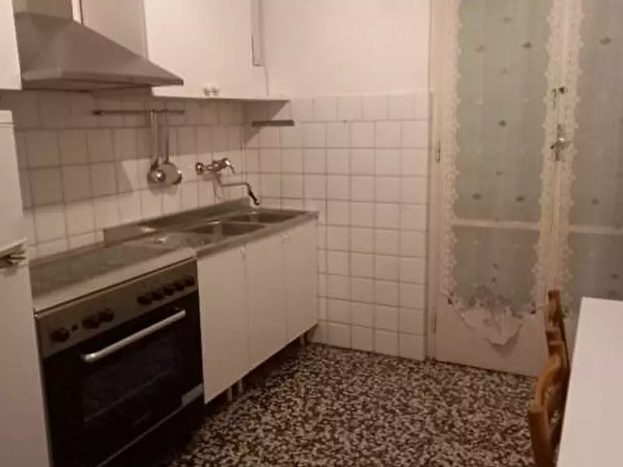 Immagine 4 di Appartamento in vendita  a Massa