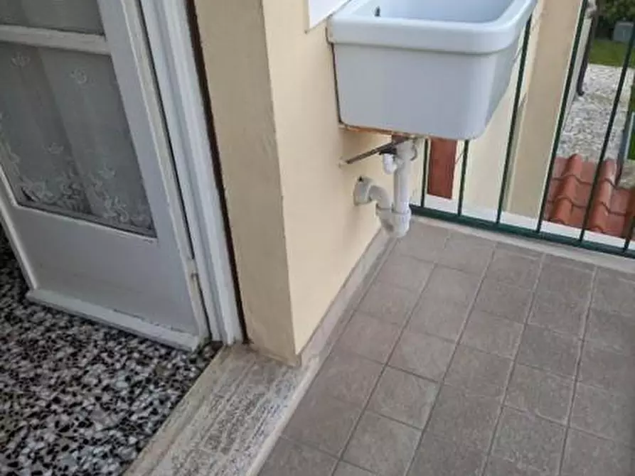 Immagine 14 di Appartamento in vendita  a Massa