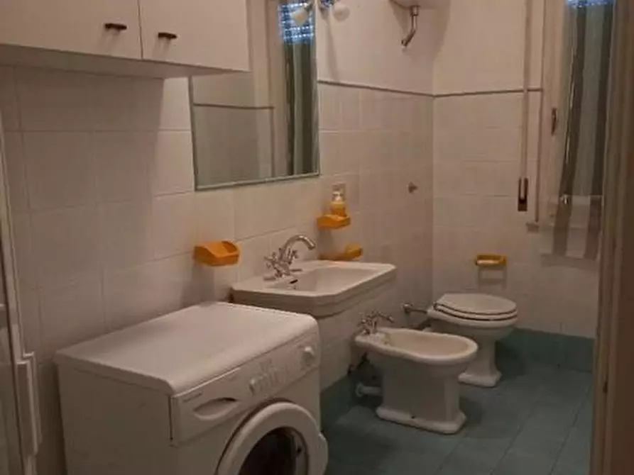 Immagine 11 di Appartamento in vendita  a Massa