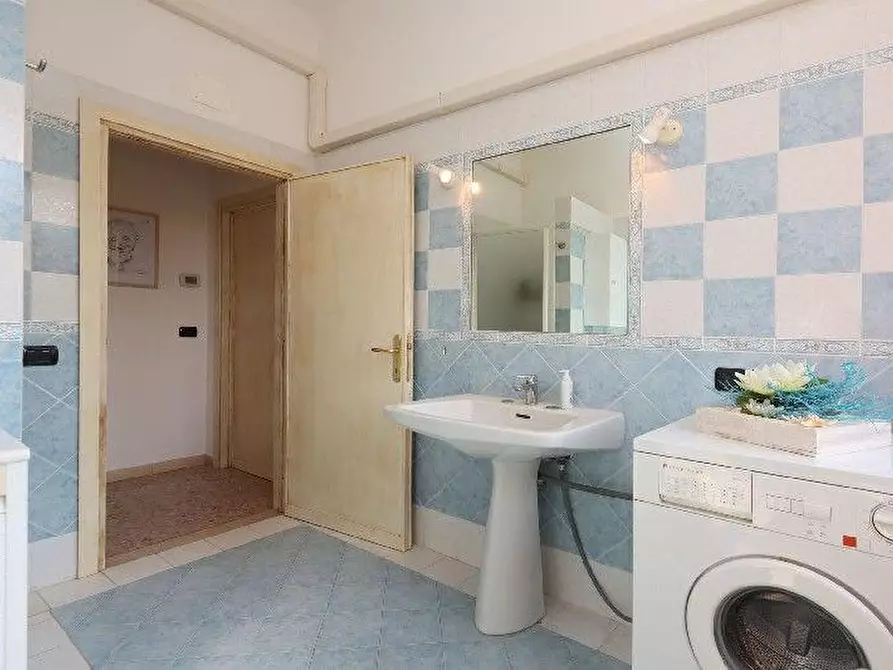 Immagine 38 di Villa in vendita  a Rosignano Marittimo