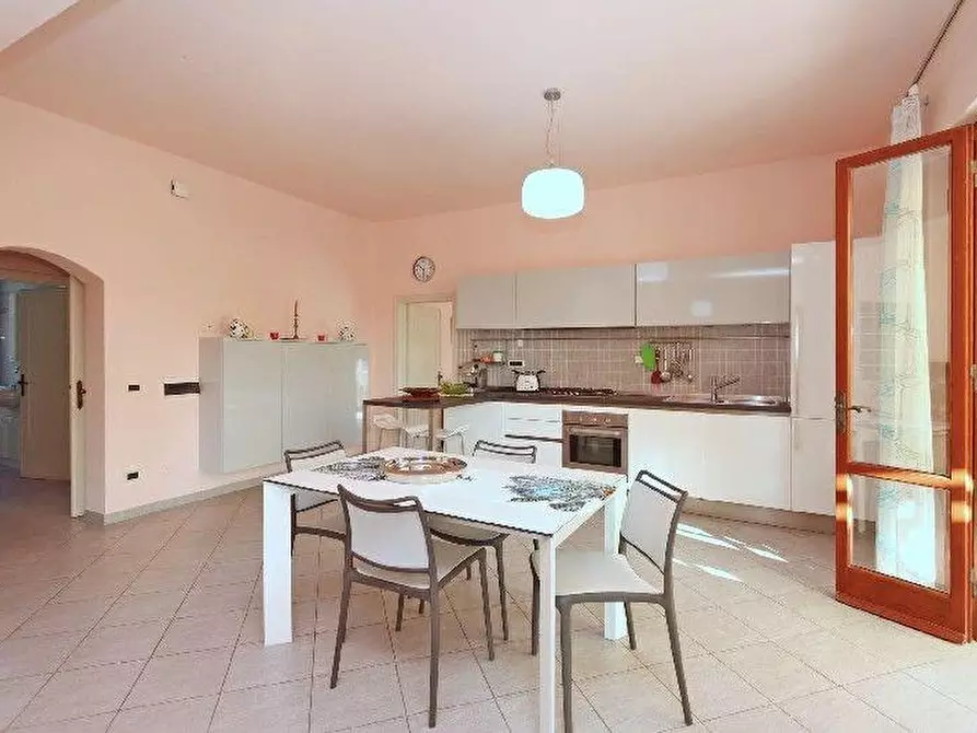 Immagine 8 di Villa in vendita  a Rosignano Marittimo