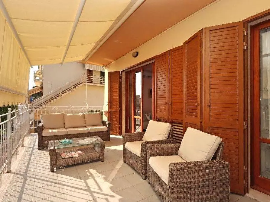 Immagine 4 di Villa in vendita  a Rosignano Marittimo