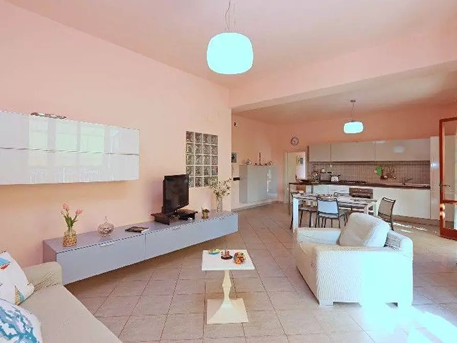 Immagine 14 di Villa in vendita  a Rosignano Marittimo