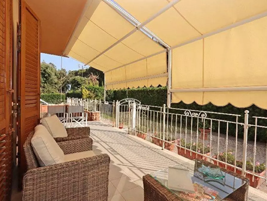 Immagine 3 di Villa in vendita  a Rosignano Marittimo