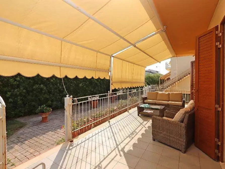 Immagine 6 di Villa in vendita  a Rosignano Marittimo