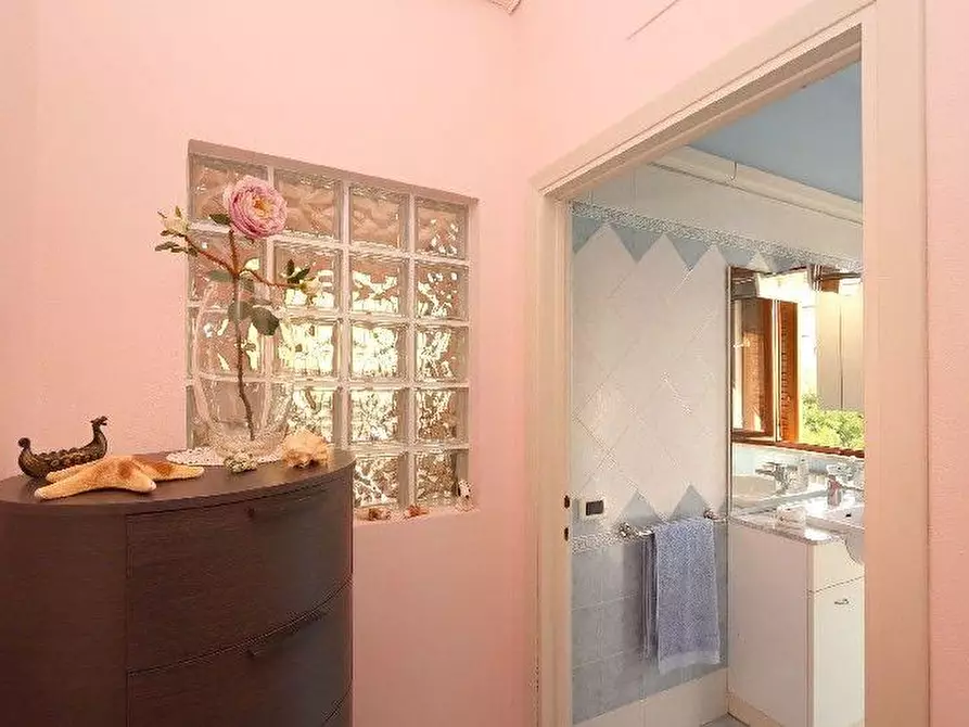 Immagine 18 di Villa in vendita  a Rosignano Marittimo