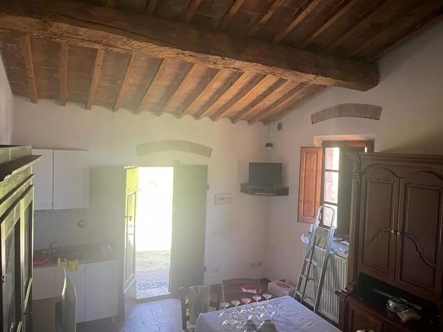 Immagine 2 di Casa colonica in vendita  a Montepulciano