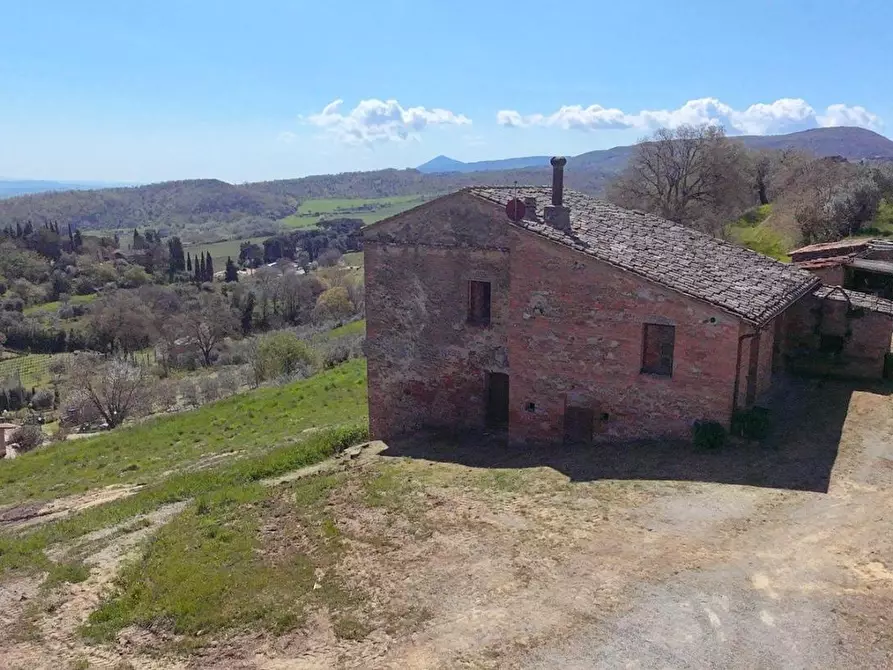 Immagine 18 di Casa colonica in vendita  a Montepulciano