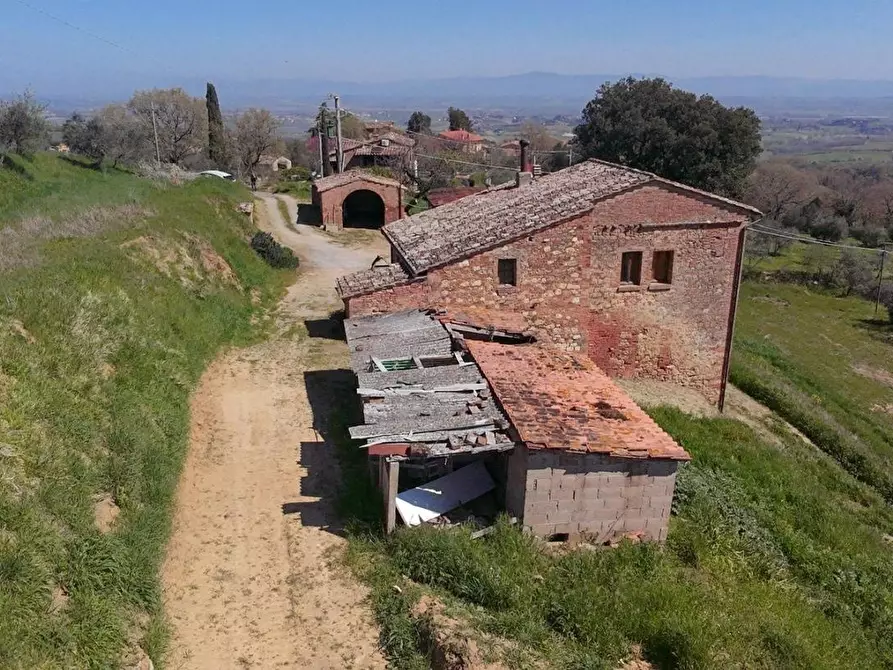 Immagine 9 di Casa colonica in vendita  a Montepulciano