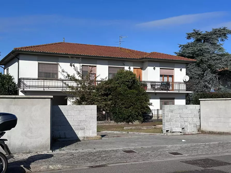 Immagine 1 di Casa indipendente in vendita  a San Giuliano Terme