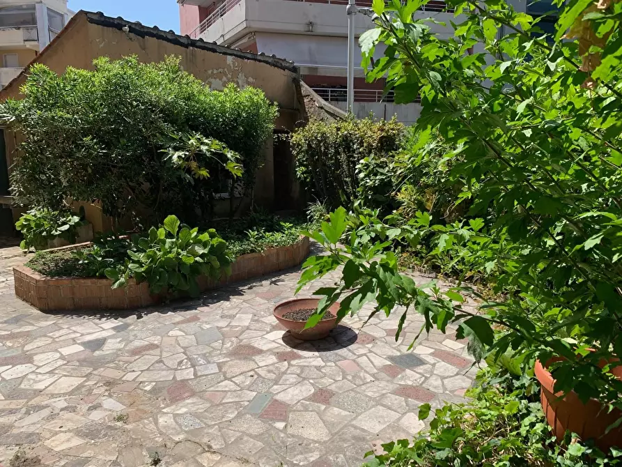 Immagine 16 di Appartamento in vendita  a Carrara