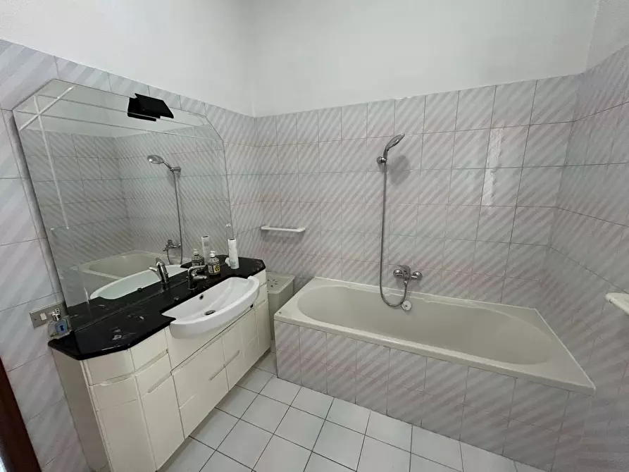 Immagine 32 di Mansarda in vendita  a Empoli