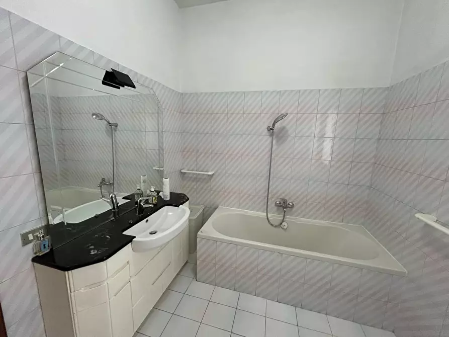 Immagine 9 di Mansarda in vendita  a Empoli