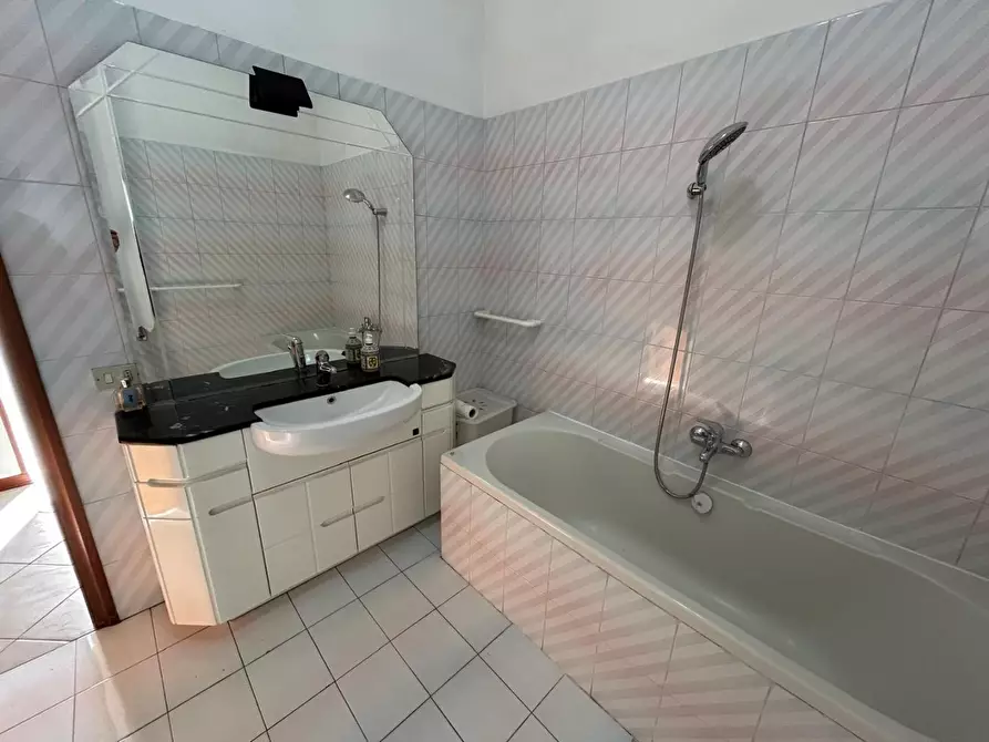 Immagine 45 di Mansarda in vendita  a Empoli