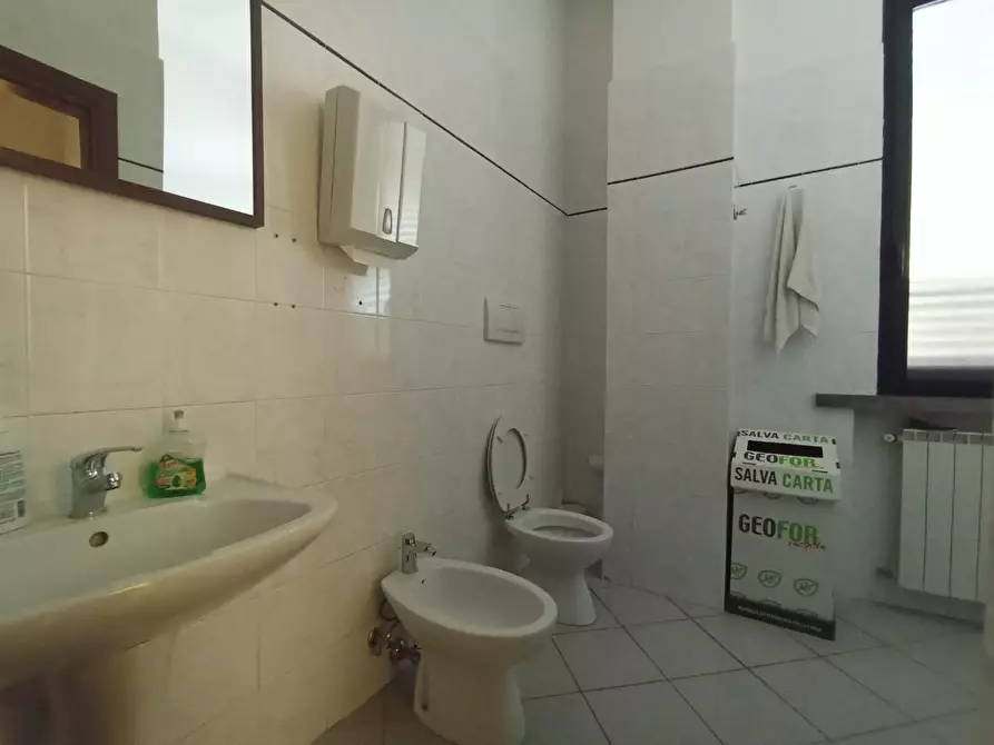 Immagine 11 di Locale commerciale in affitto  a Pisa