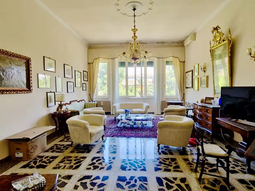 Immagine 16 di Appartamento in vendita  a Pisa