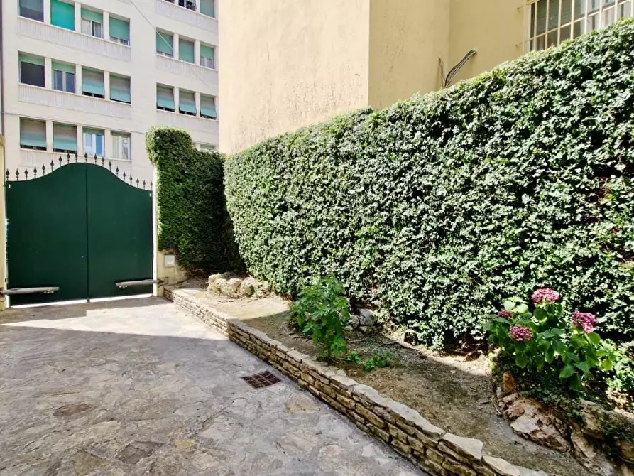 Immagine 19 di Appartamento in vendita  a Pisa