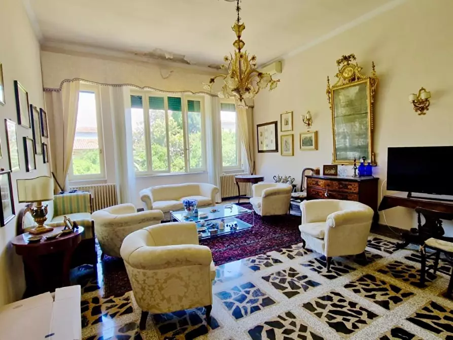 Immagine 2 di Appartamento in vendita  a Pisa