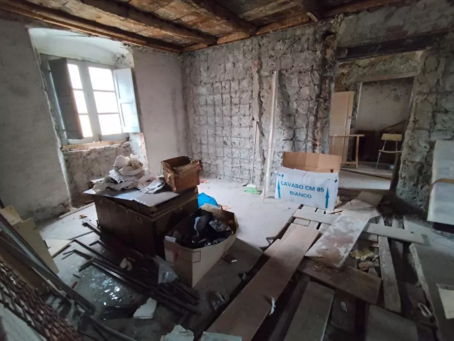 Immagine 2 di Appartamento in vendita  a Massa