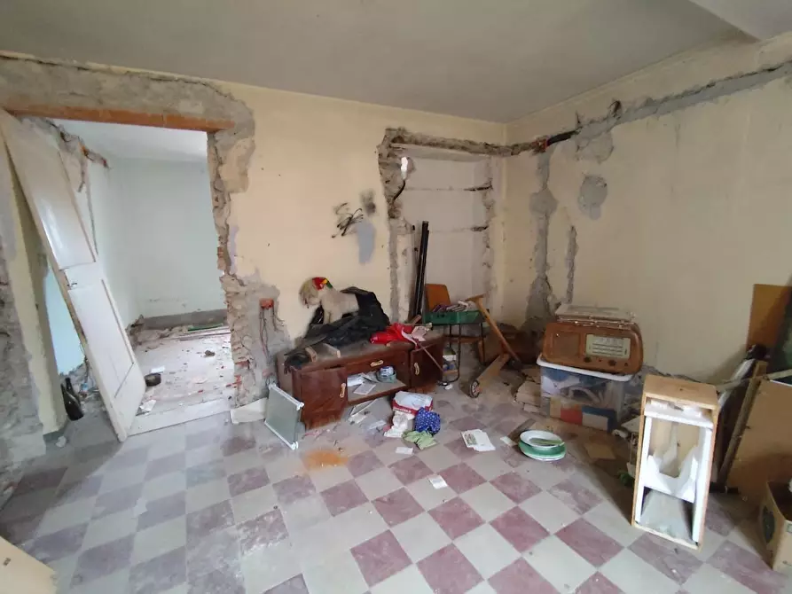 Immagine 11 di Appartamento in vendita  a Massa