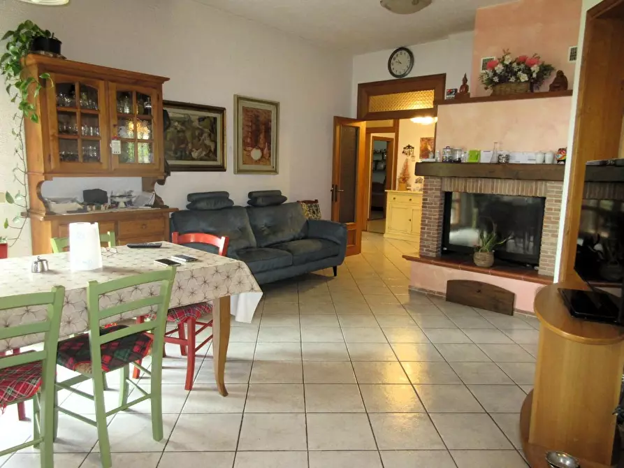 Immagine 3 di Villa in vendita  a Montelupo Fiorentino