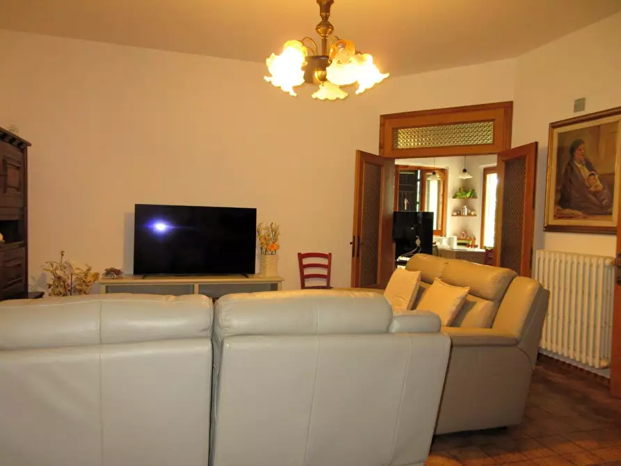 Immagine 5 di Villa in vendita  a Montelupo Fiorentino