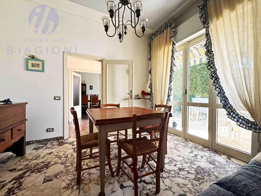 Immagine 9 di Appartamento in vendita  a Pietrasanta