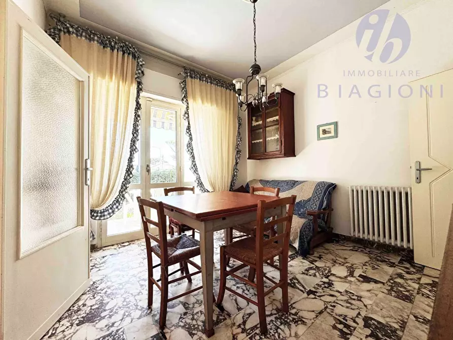 Immagine 7 di Appartamento in vendita  a Pietrasanta