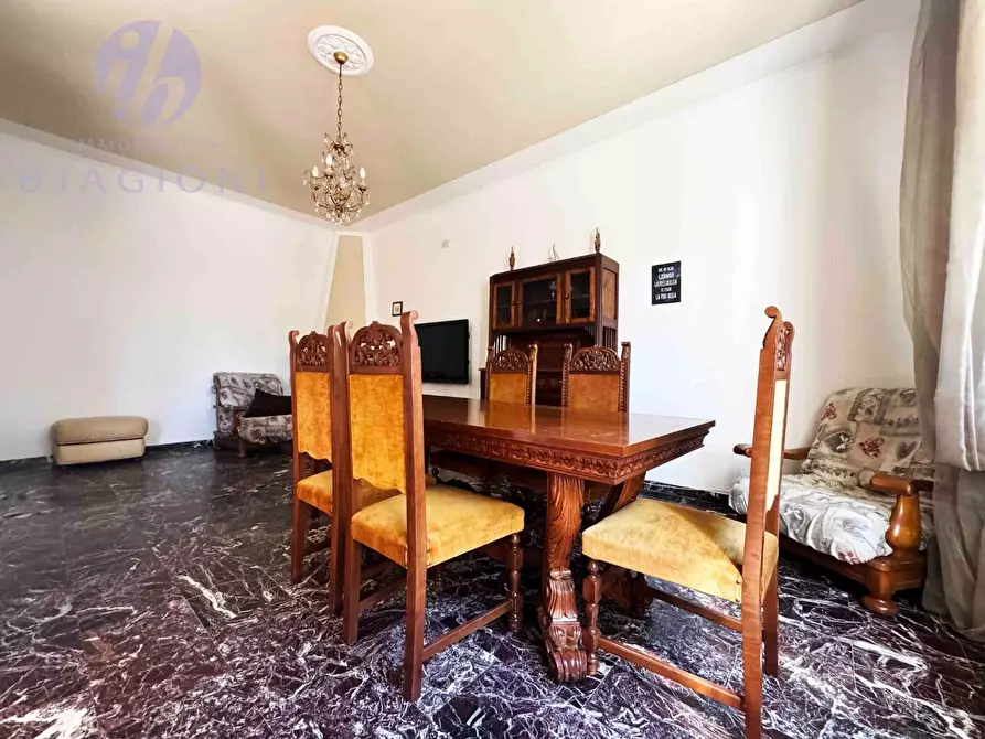 Immagine 11 di Appartamento in vendita  a Pietrasanta