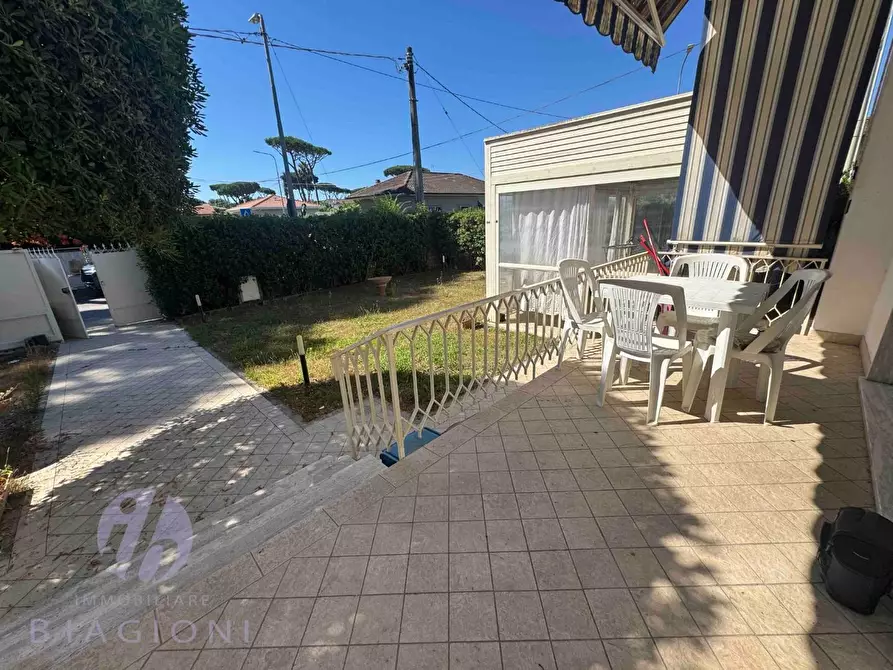 Immagine 4 di Appartamento in vendita  a Pietrasanta