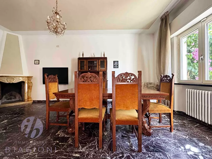 Immagine 10 di Appartamento in vendita  a Pietrasanta