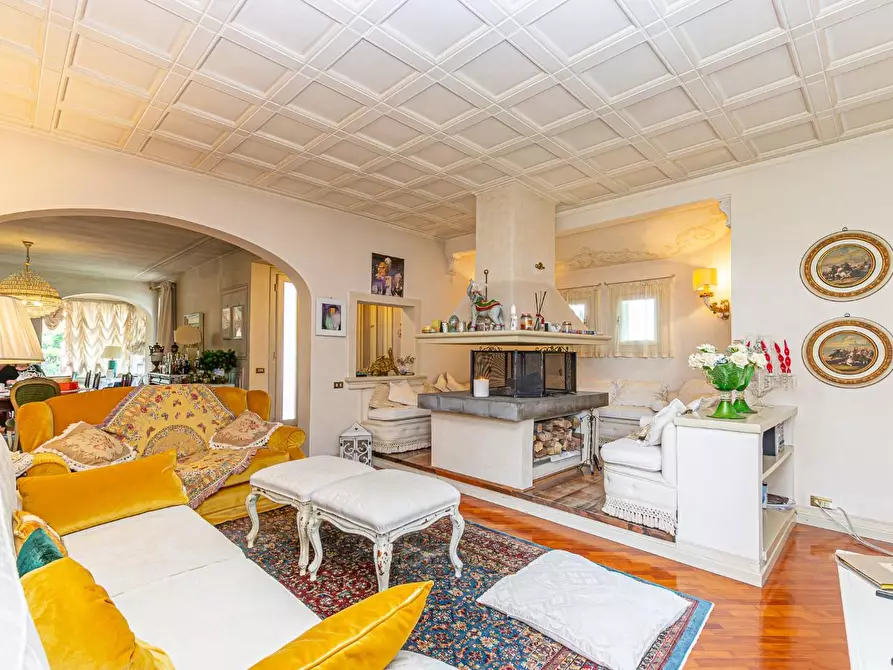 Immagine 9 di Villa in vendita  a Pontedera